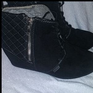 BONGO Black Lace Up Boots